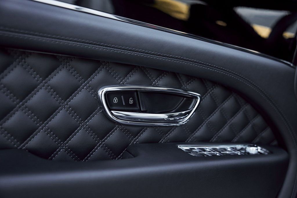 Used 2022 Bentley Bentayga image 31