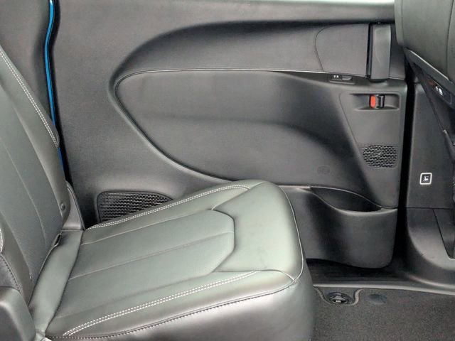 New 2026 Chrysler Pacifica Select w/ S Appearance Package image 32