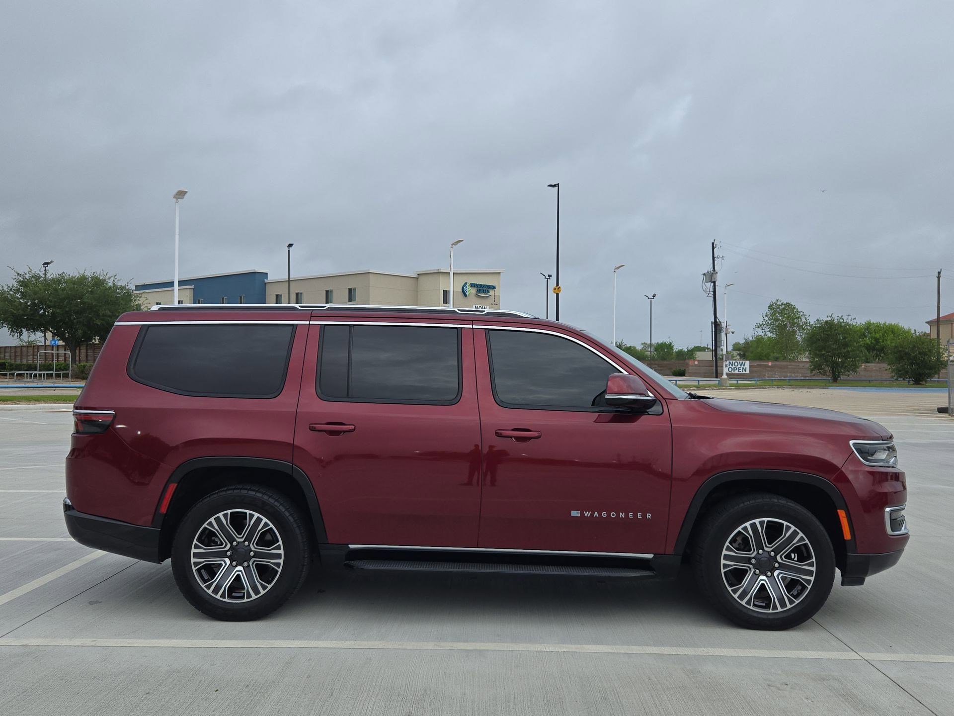 Used 2022 Jeep Wagoneer Series III w/ Rear Seat Video Group 1 AWD/4WD image 2