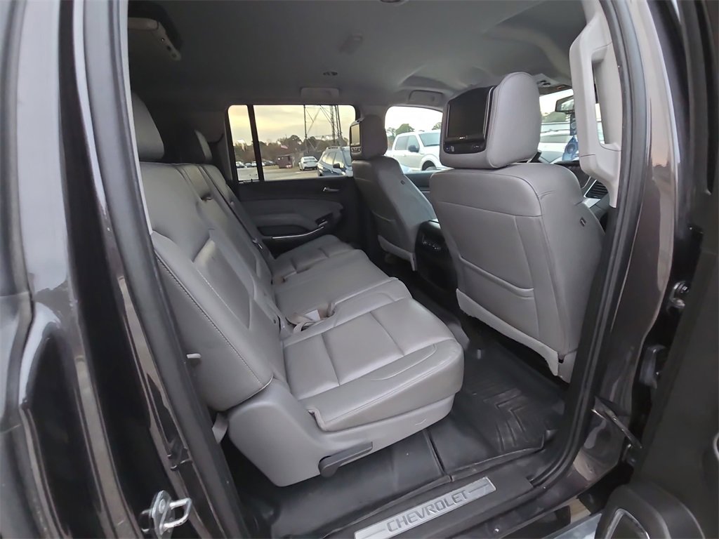 Used 2017 Chevrolet Suburban LT image 32