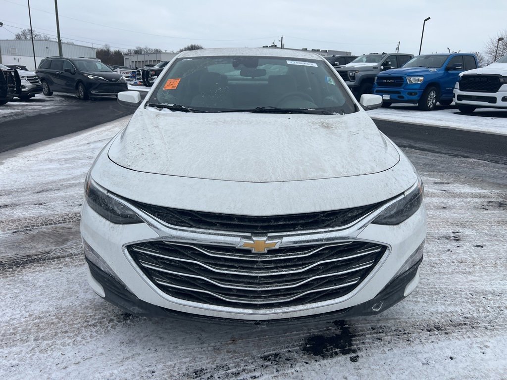 Used 2020 Chevrolet Malibu LT image 2