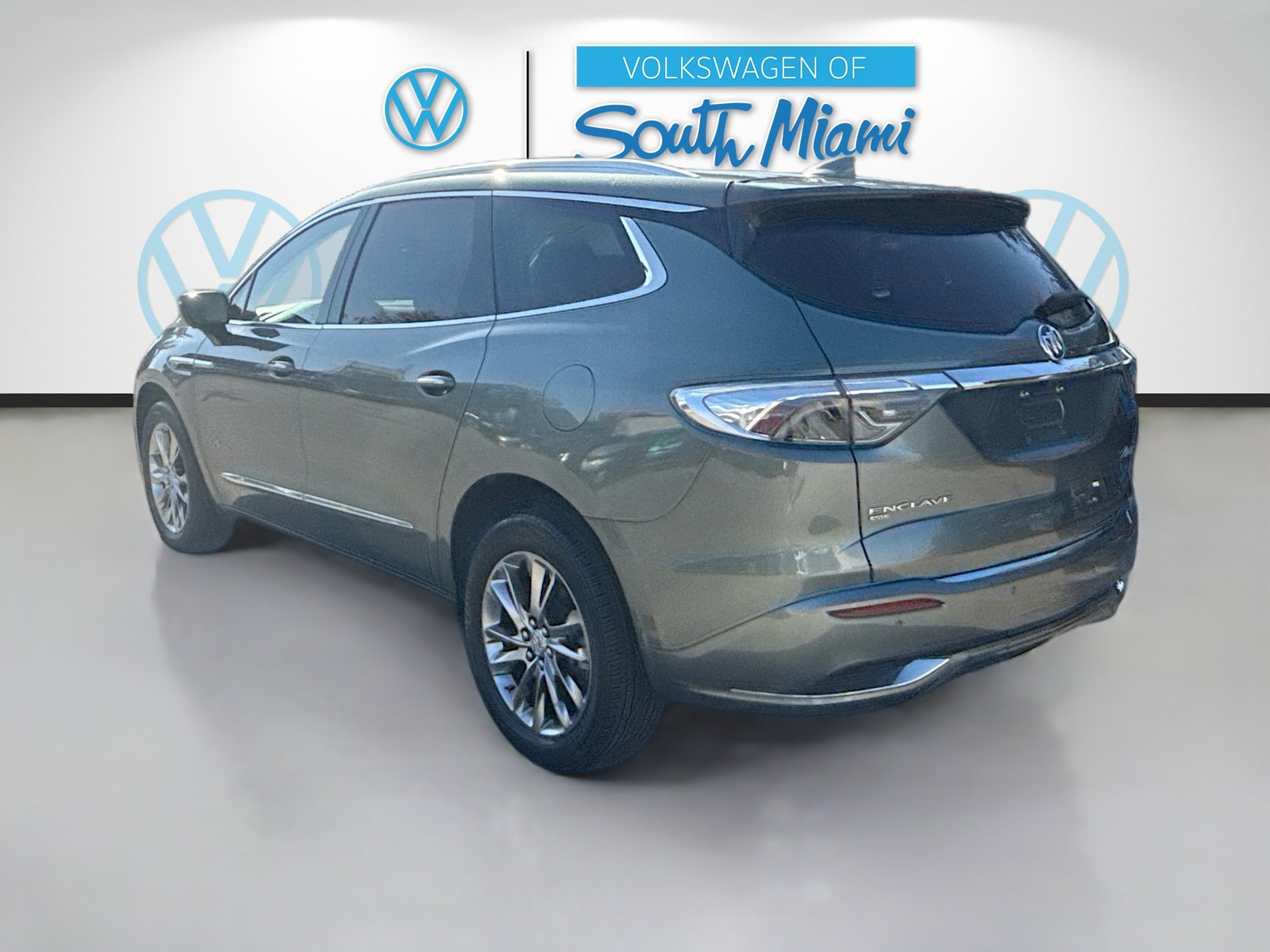 Used 2022 Buick Enclave Avenir w/ Avenir Technology Package image 5