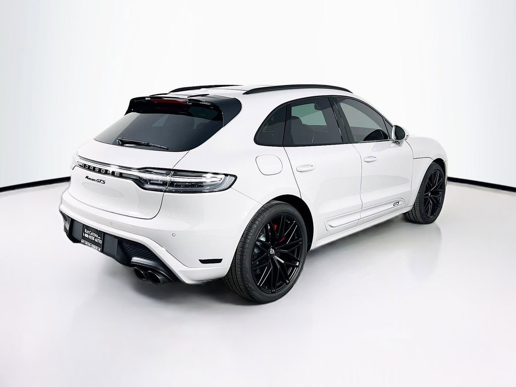 Certified 2026 Porsche Macan GTS image 9