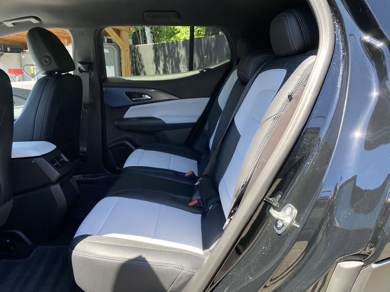 Used 2026 Chevrolet Equinox EV LT FWD image 16