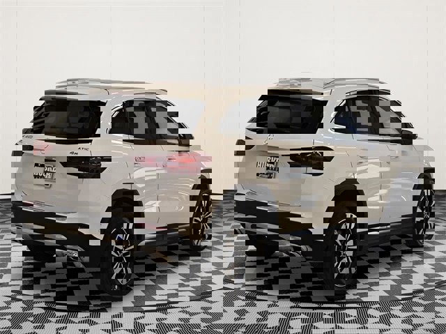 New 2025 Mercedes-Benz GLA 250 4MATIC image 4