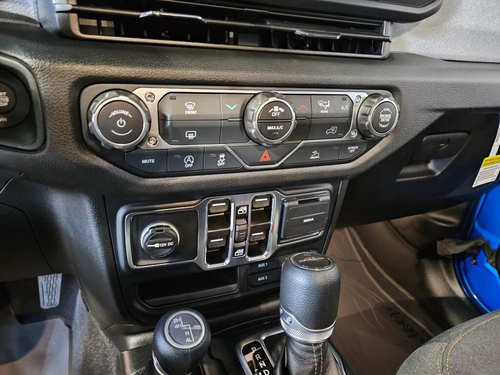 New 2025 Jeep Gladiator Sport image 22