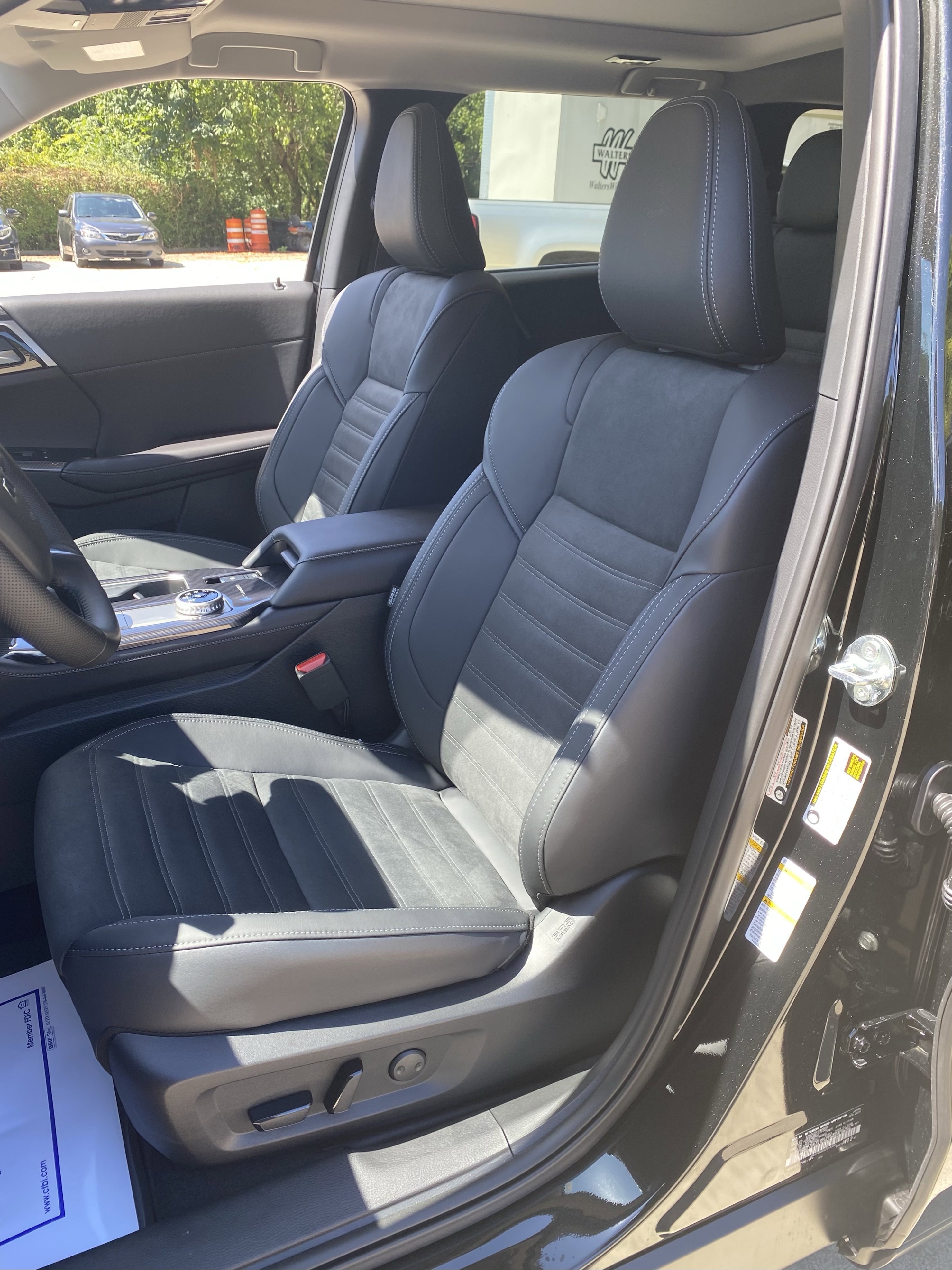 New 2025 Mitsubishi Outlander SE image 4