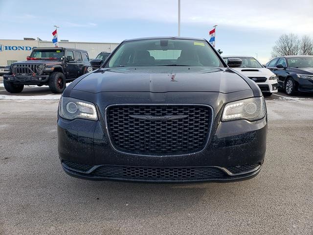Used 2020 Chrysler 300 Touring w/ Sport Appearance Package video 2