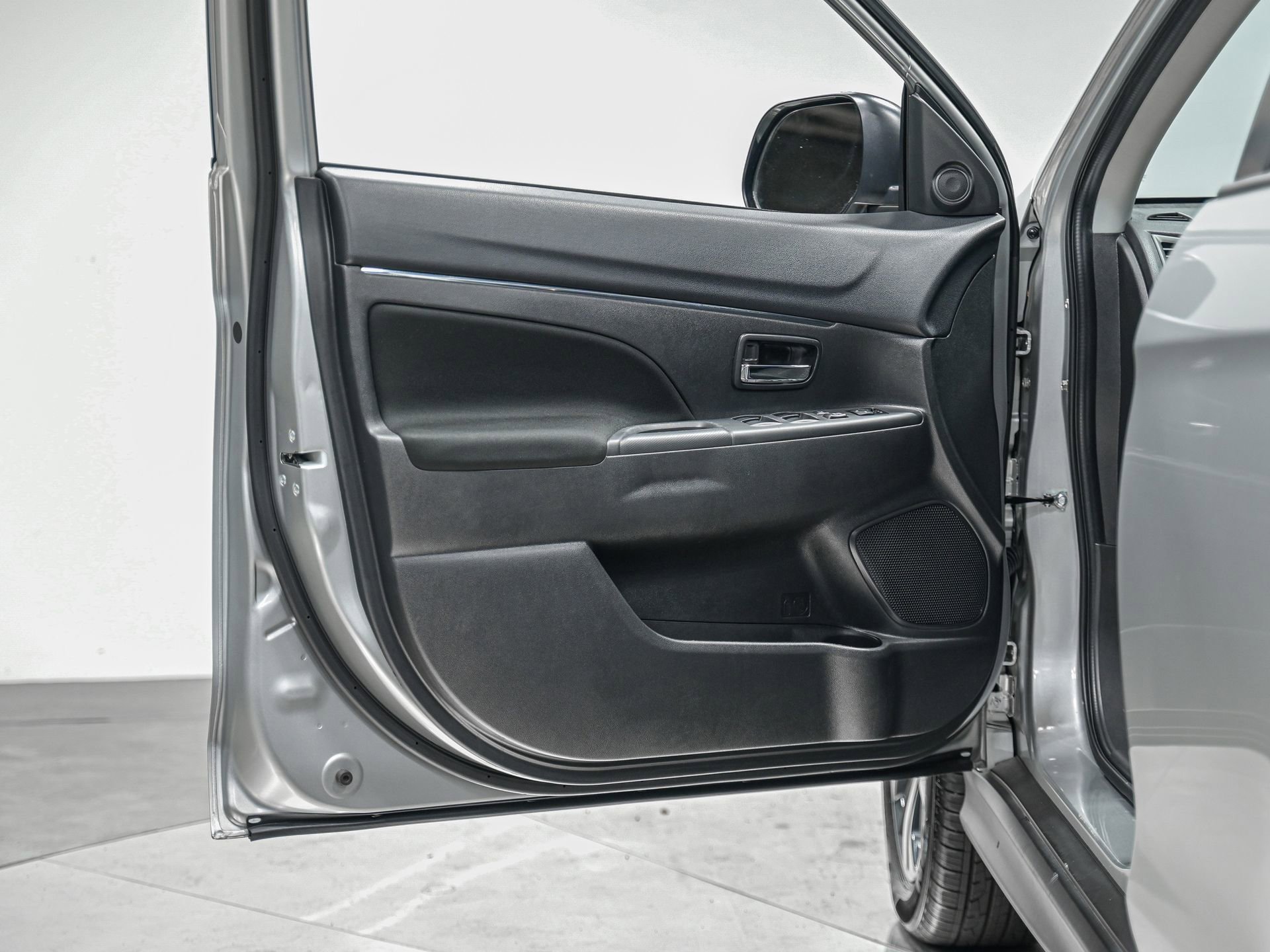 Used 2024 Mitsubishi Outlander Sport ES image 15