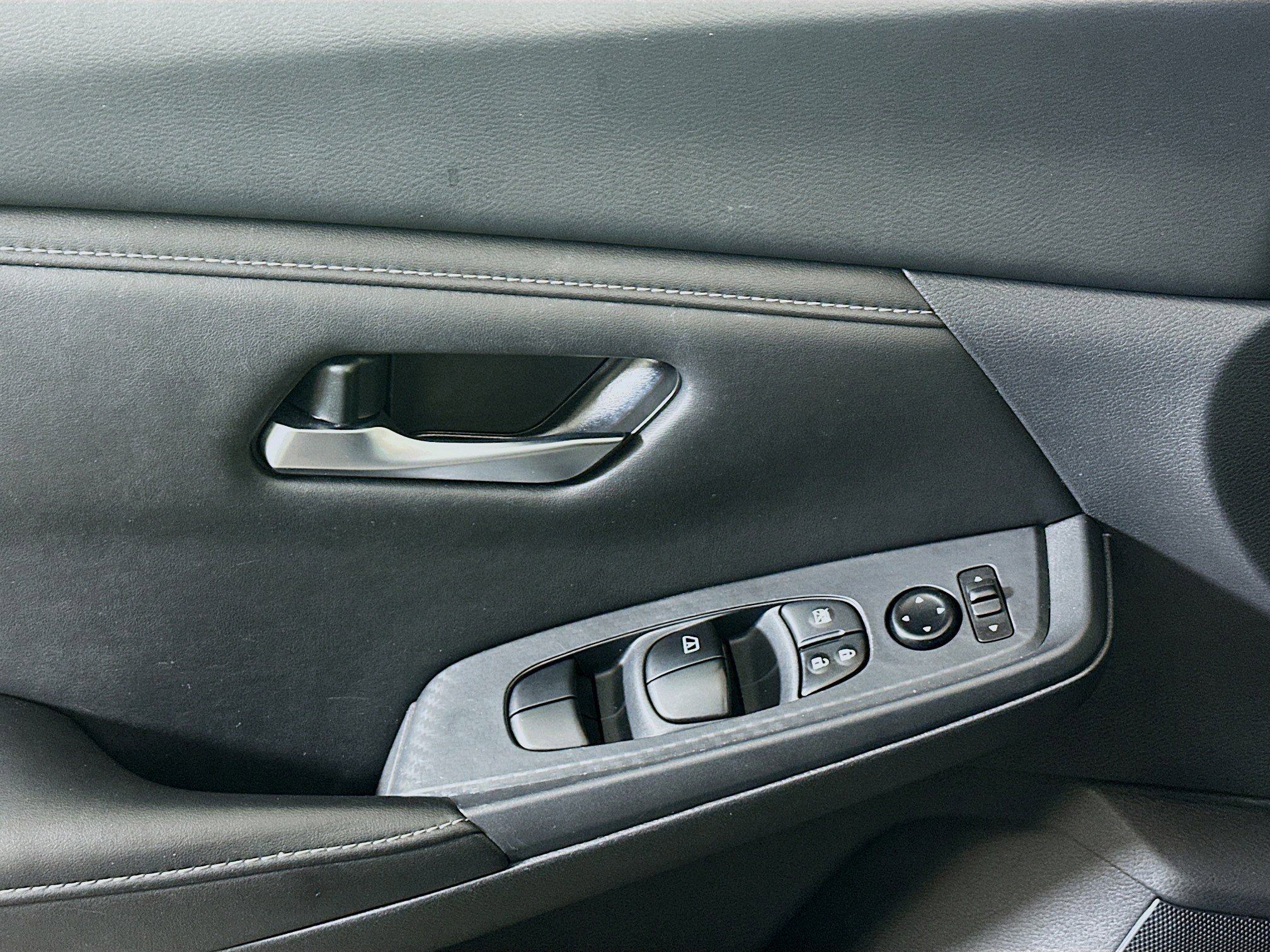 Used 2024 Nissan Sentra SV image 15