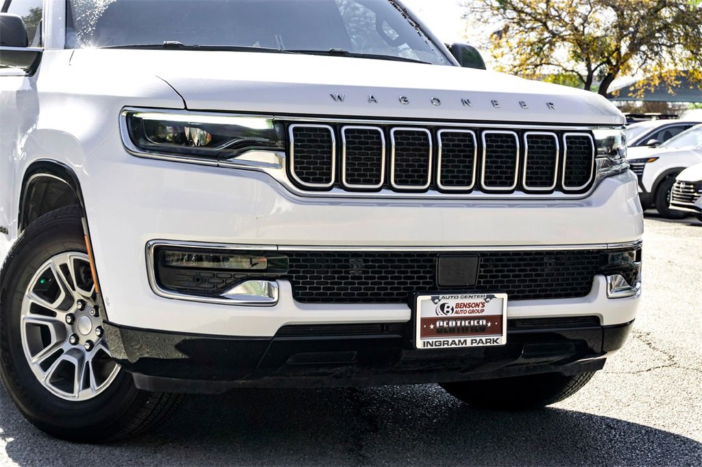 Used 2023 Jeep Wagoneer 4WD image 3