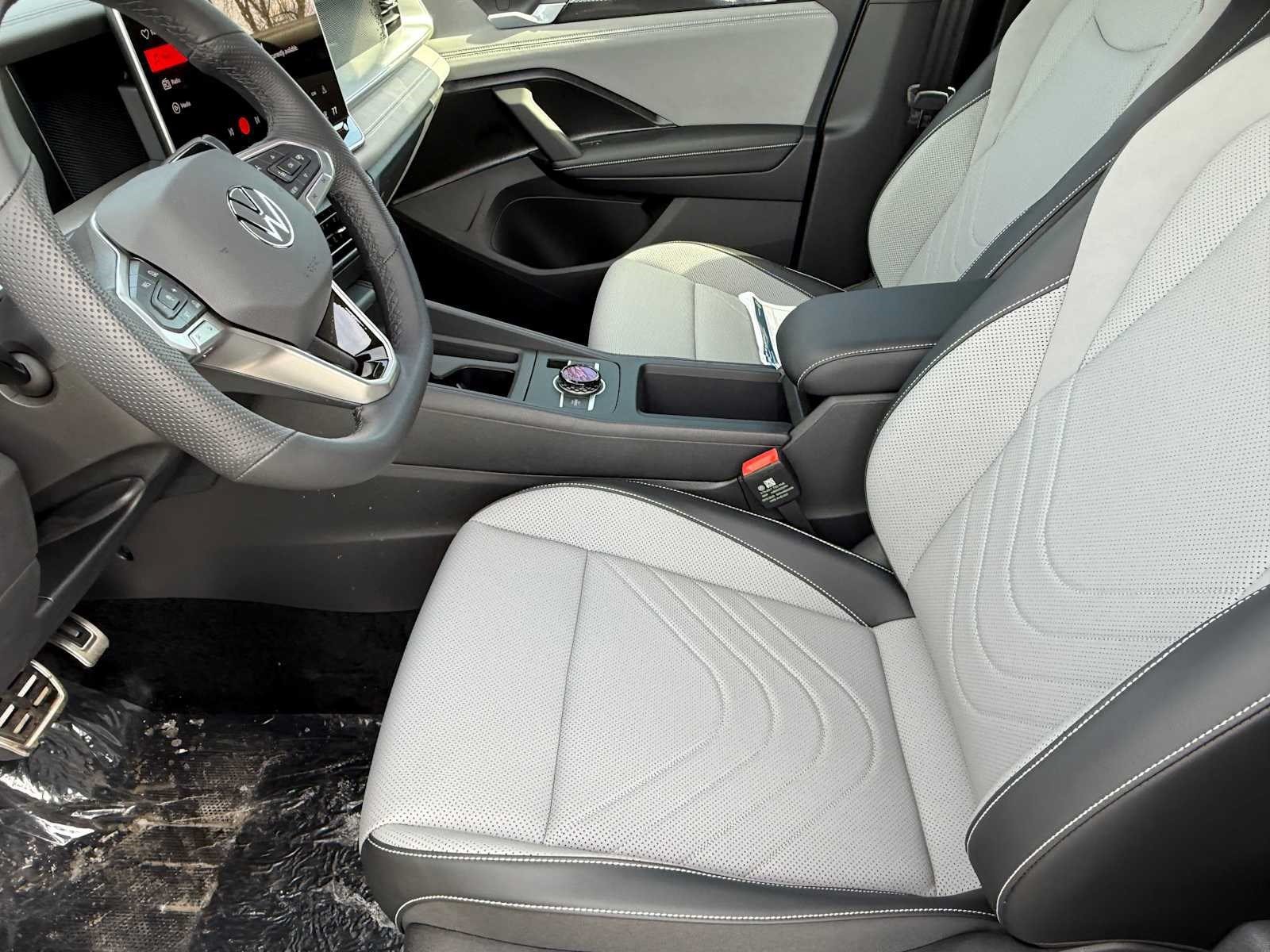 New 2026 Volkswagen Tiguan SE AWD/4WD image 6