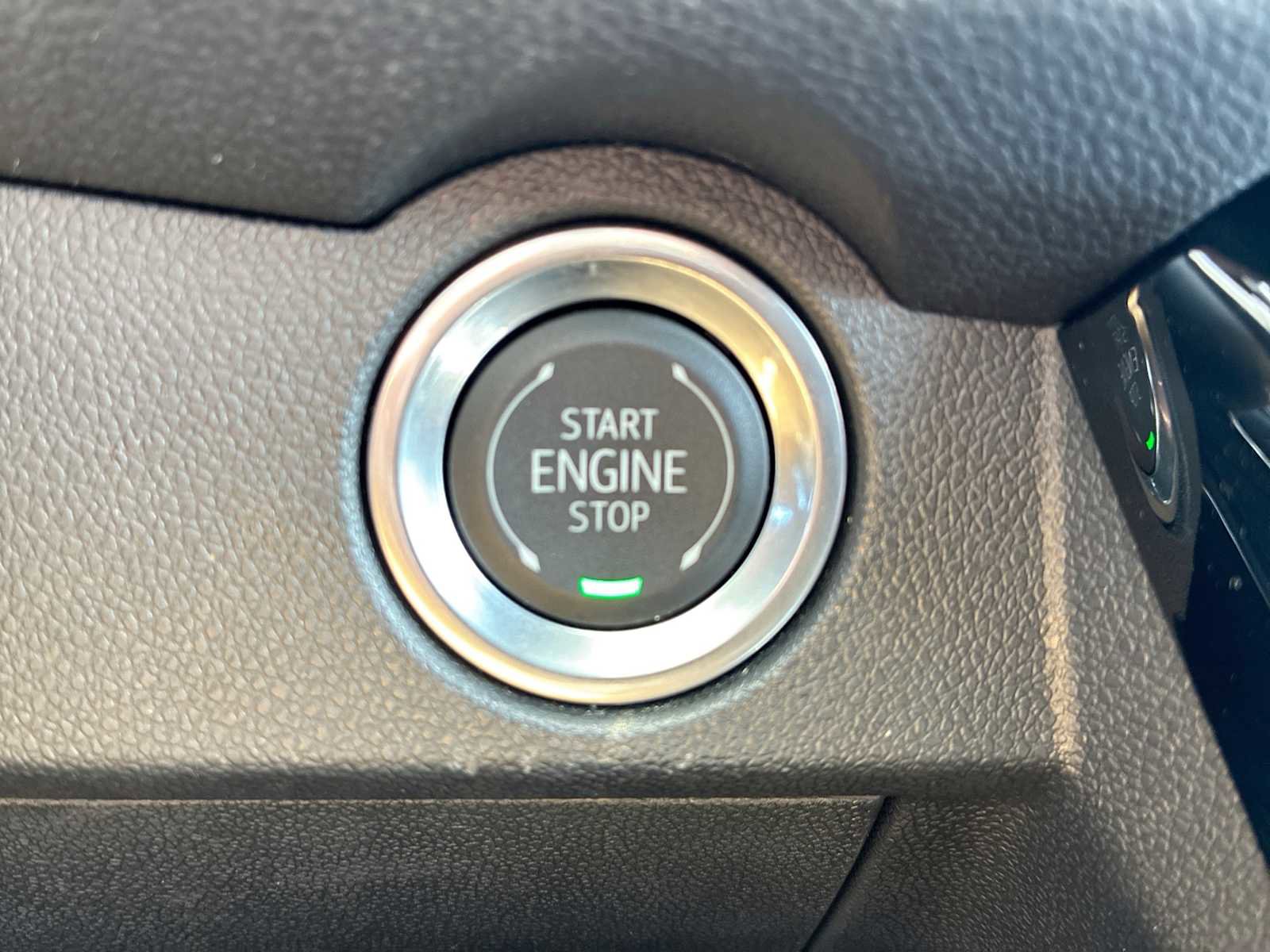 Certified 2024 Chevrolet Traverse RS image 17