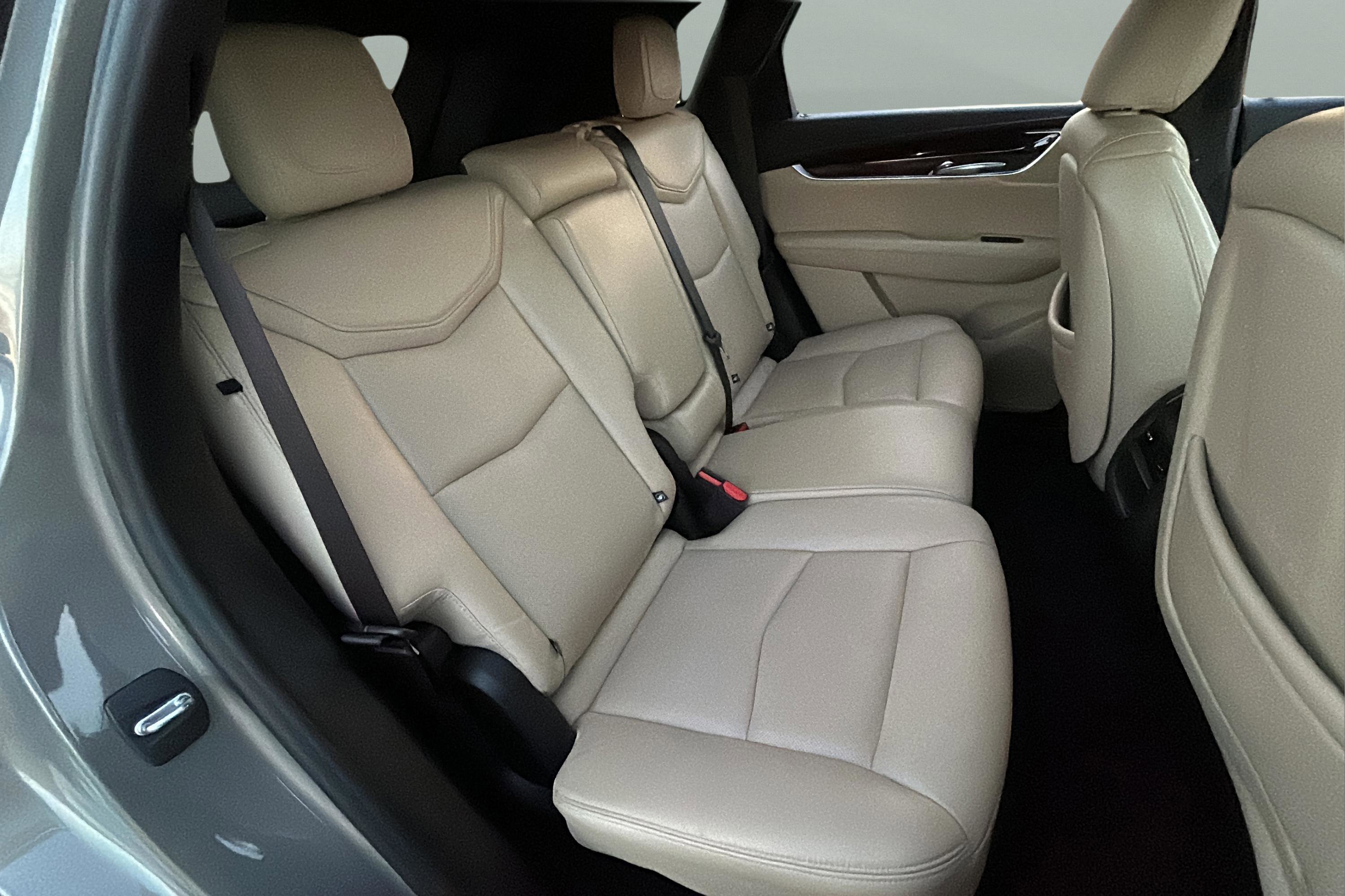 Used 2018 Cadillac XT5 Luxury w/ Driver Awareness Package image 21