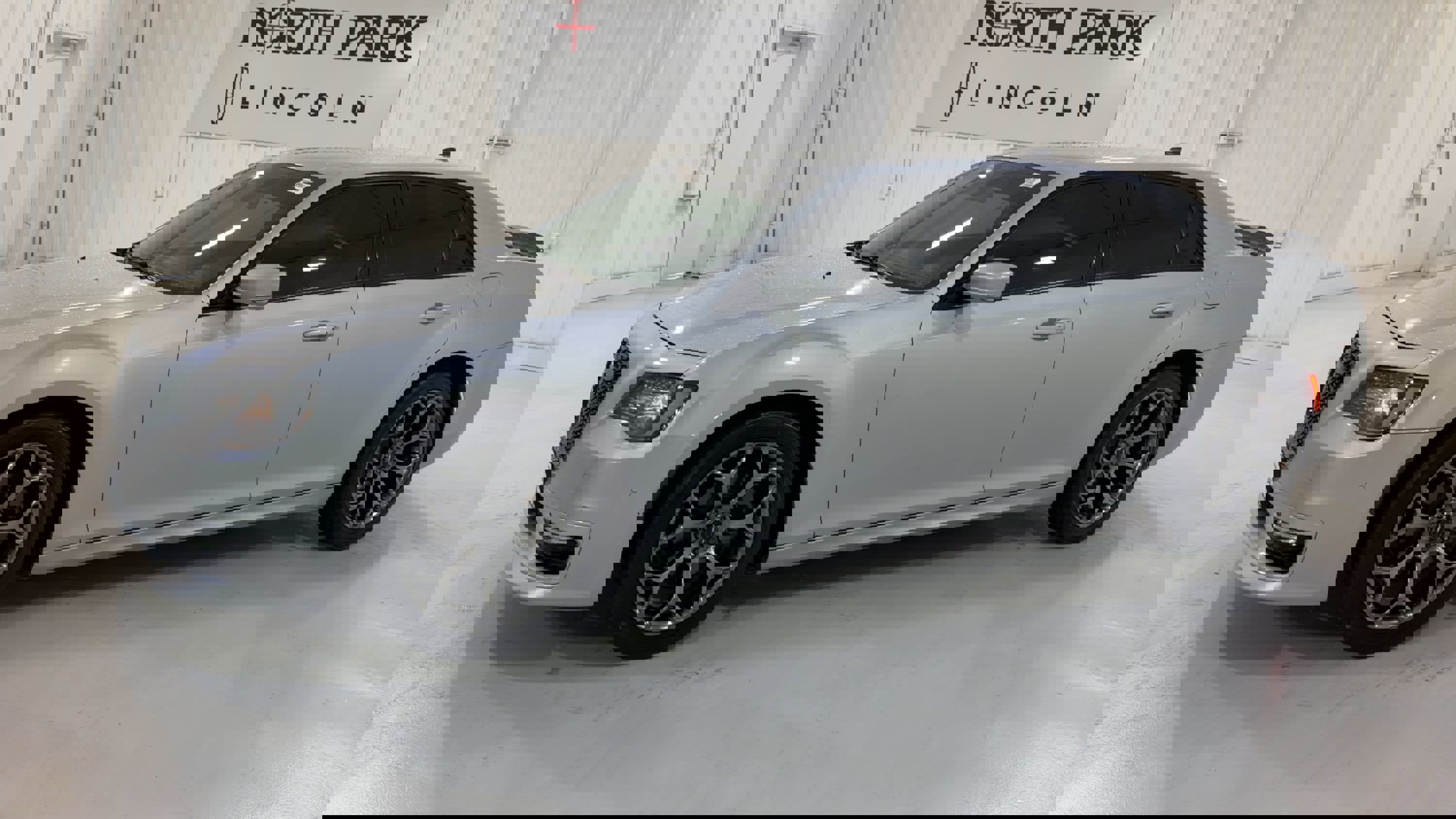 Used 2021 Chrysler 300 Touring L image 6