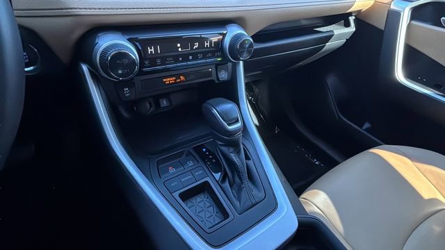 Used 2021 Toyota RAV4 XLE Premium image 14