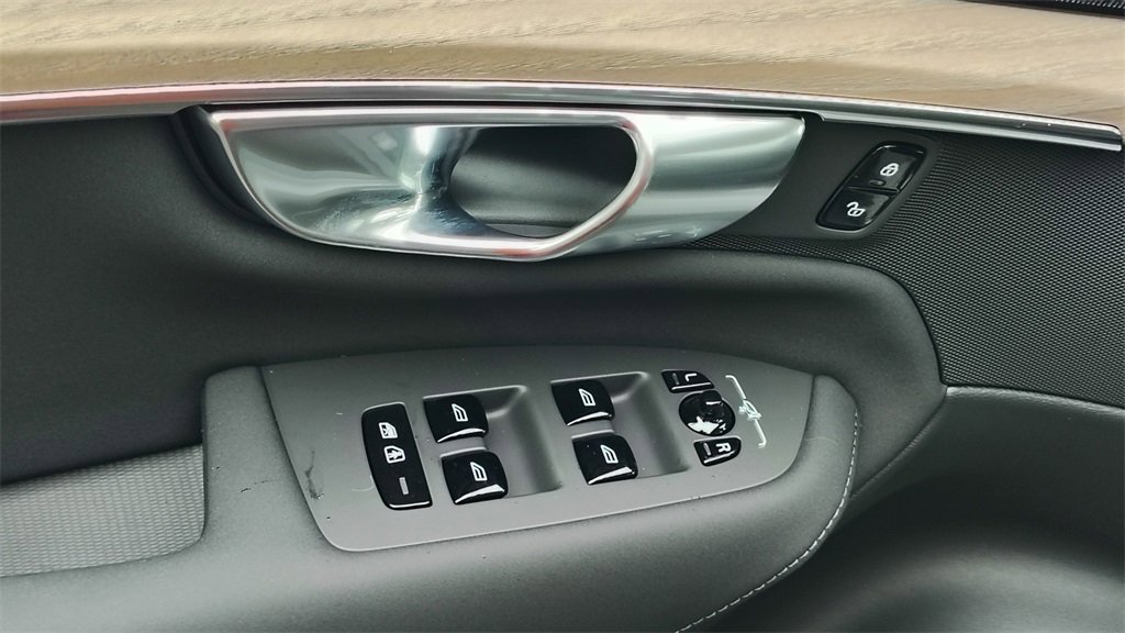 New 2026 Volvo XC90 B6 Plus image 10