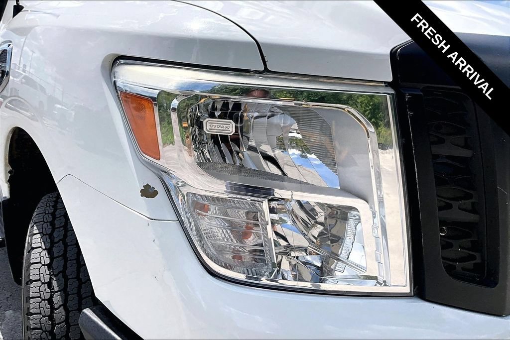 Used 2017 Nissan Titan S AWD/4WD image 28