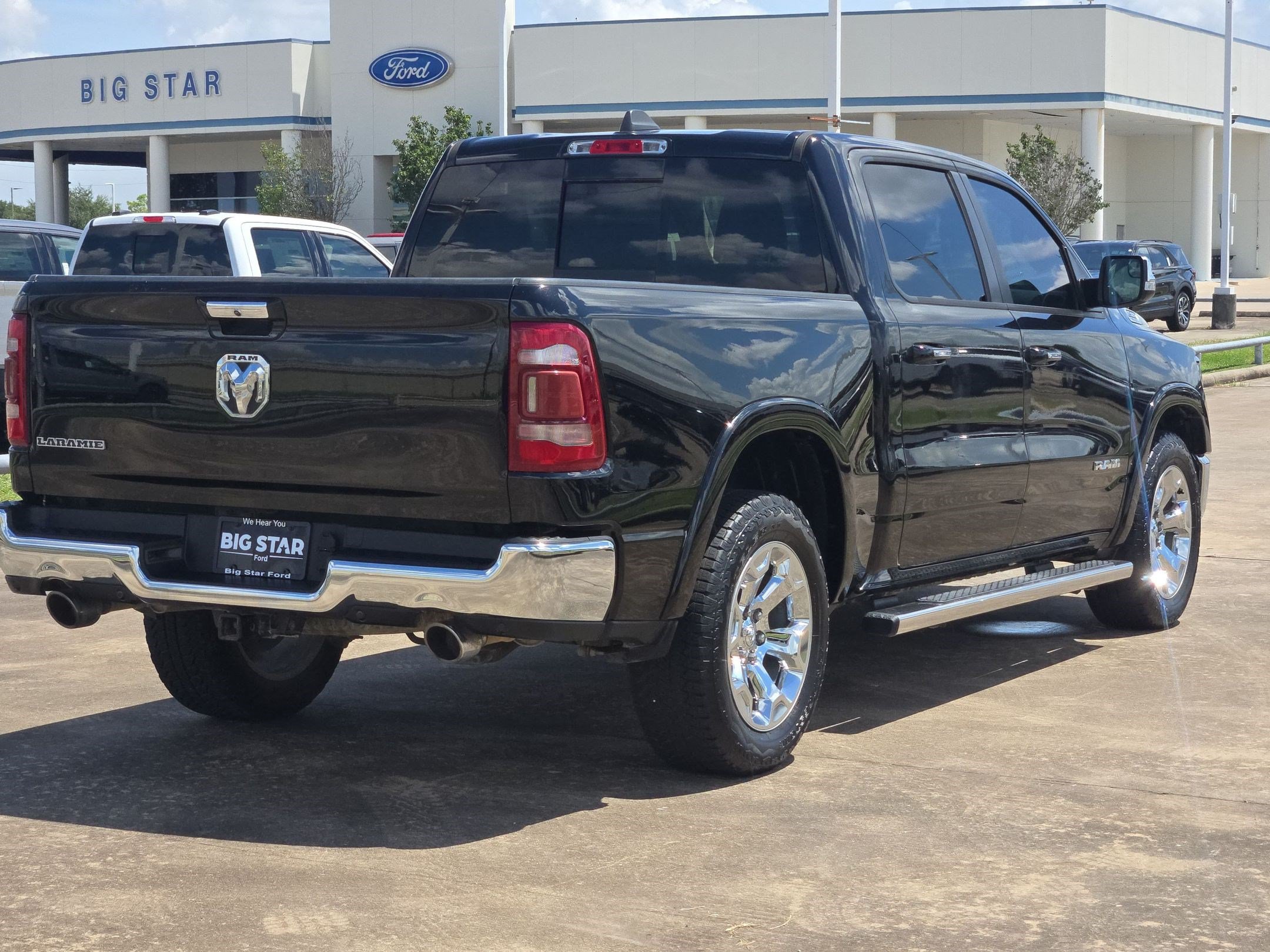 Used 2020 RAM 1500 Laramie RWD image 3