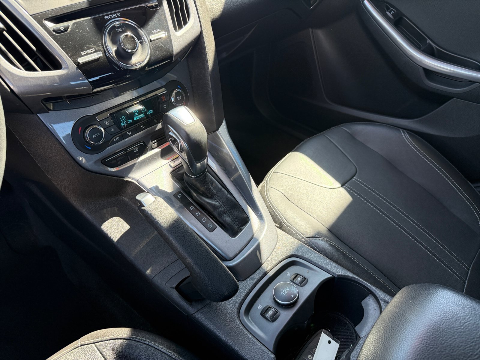 Used 2014 Ford Focus Titanium FWD image 13