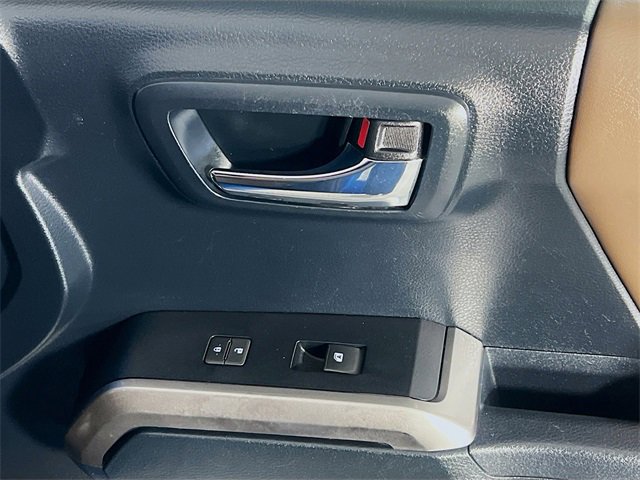 Used 2016 Toyota Tacoma Limited image 31