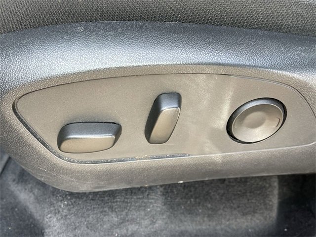 Used 2025 GMC Acadia Elevation image 12