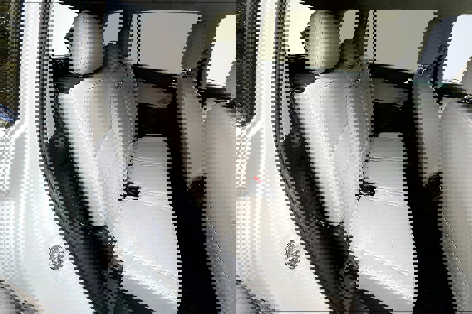 Used 2020 Volkswagen Tiguan SEL image 26