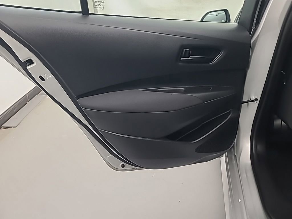 Used 2025 Toyota Corolla LE image 19