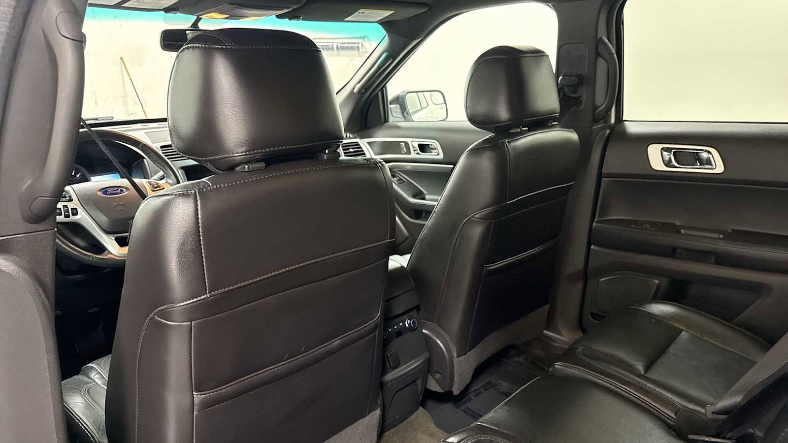 Used 2013 Ford Explorer XLT image 25