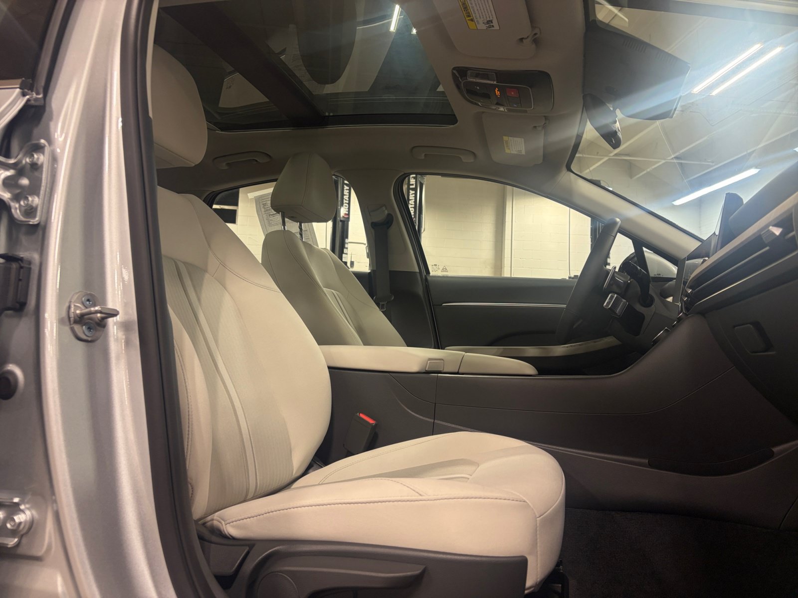 Used 2026 Hyundai Sonata SEL FWD image 34