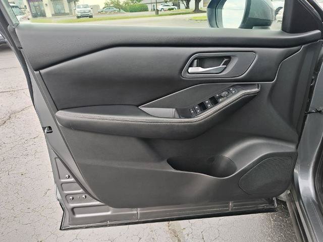 Certified 2025 Nissan Rogue SV AWD/4WD image 12