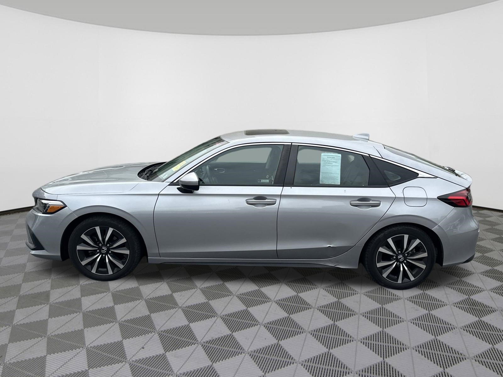 Used 2024 Honda Civic EX-L image 4