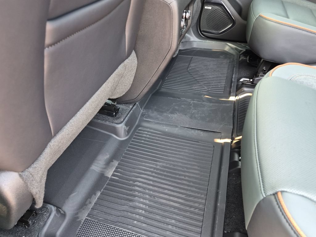 New 2027 GMC Acadia AT4 w/ Luxury Package AWD/4WD image 37