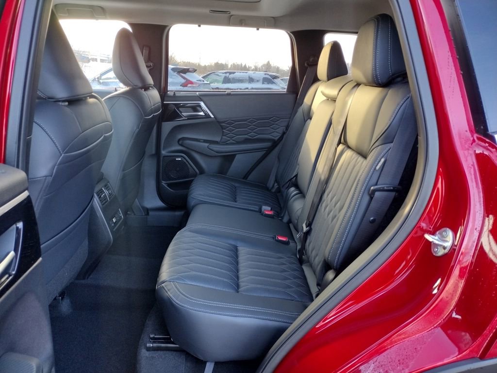 New 2026 Mitsubishi Outlander SEL image 9