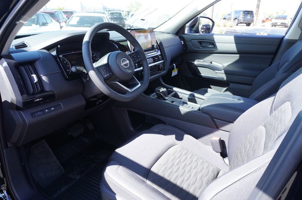 New 2025 Nissan Pathfinder SV image 17