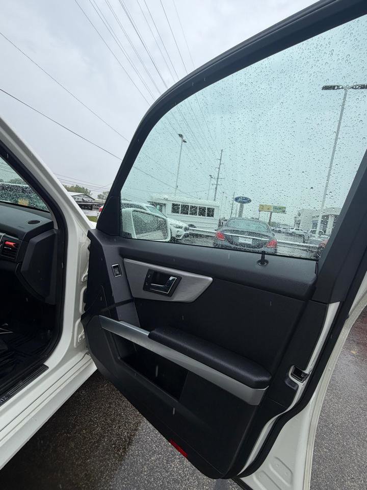 Used 2011 Mercedes-Benz GLK 350 4MATIC image 22