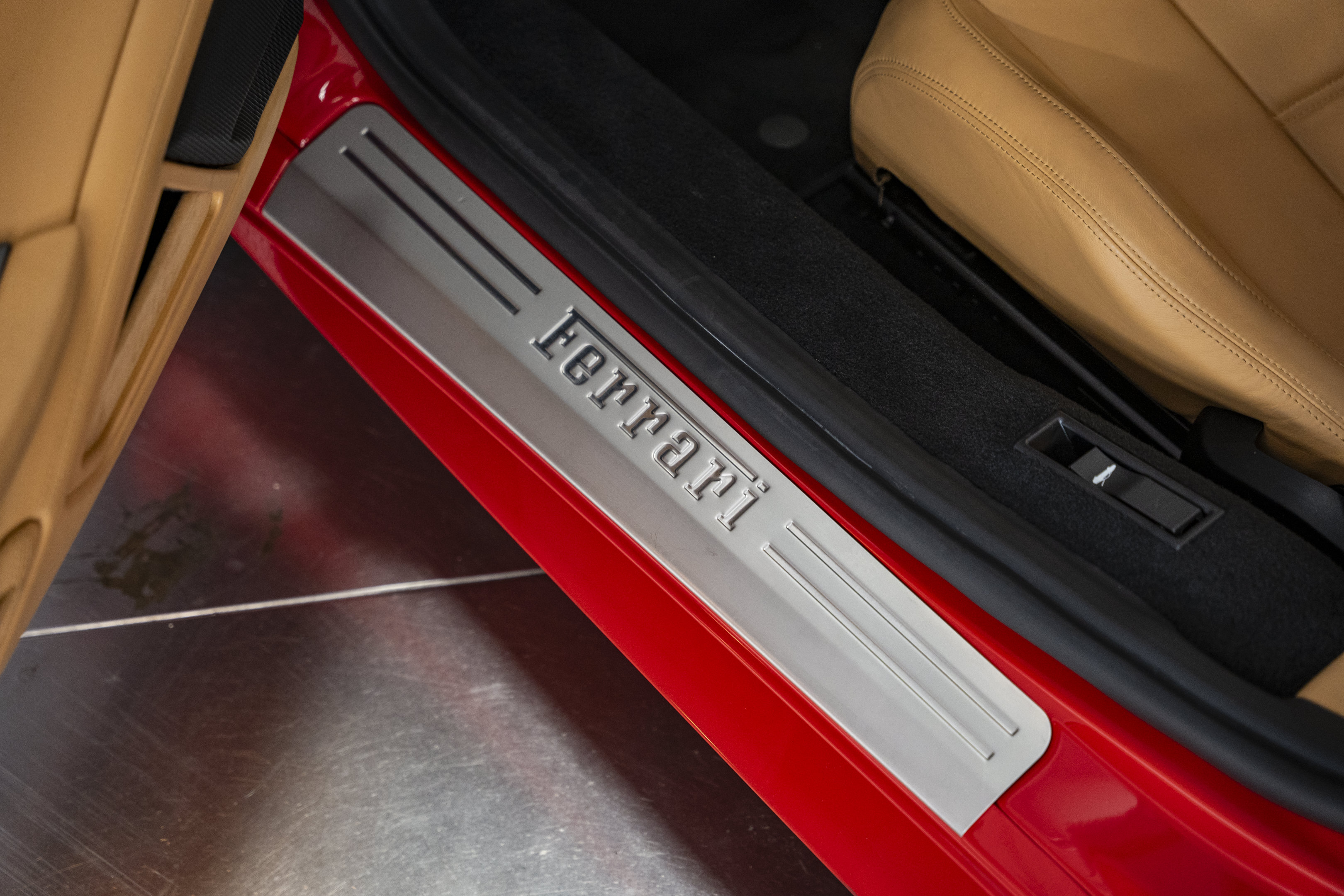 Used 2012 Ferrari 458 Spider RWD image 25