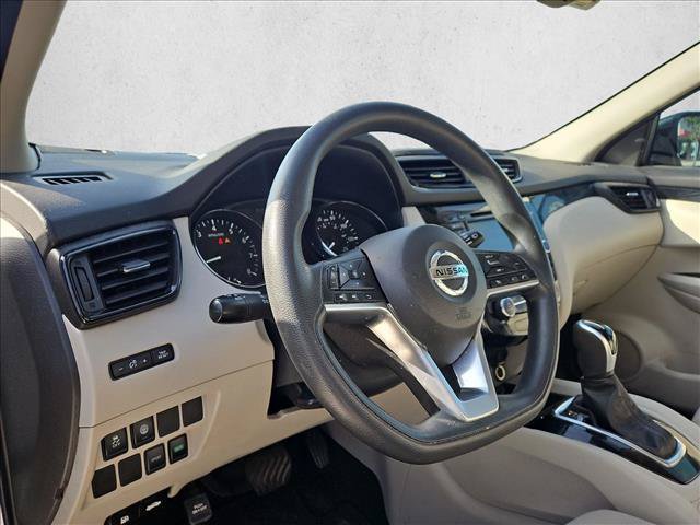 Used 2020 Nissan Rogue Sport SV FWD image 9