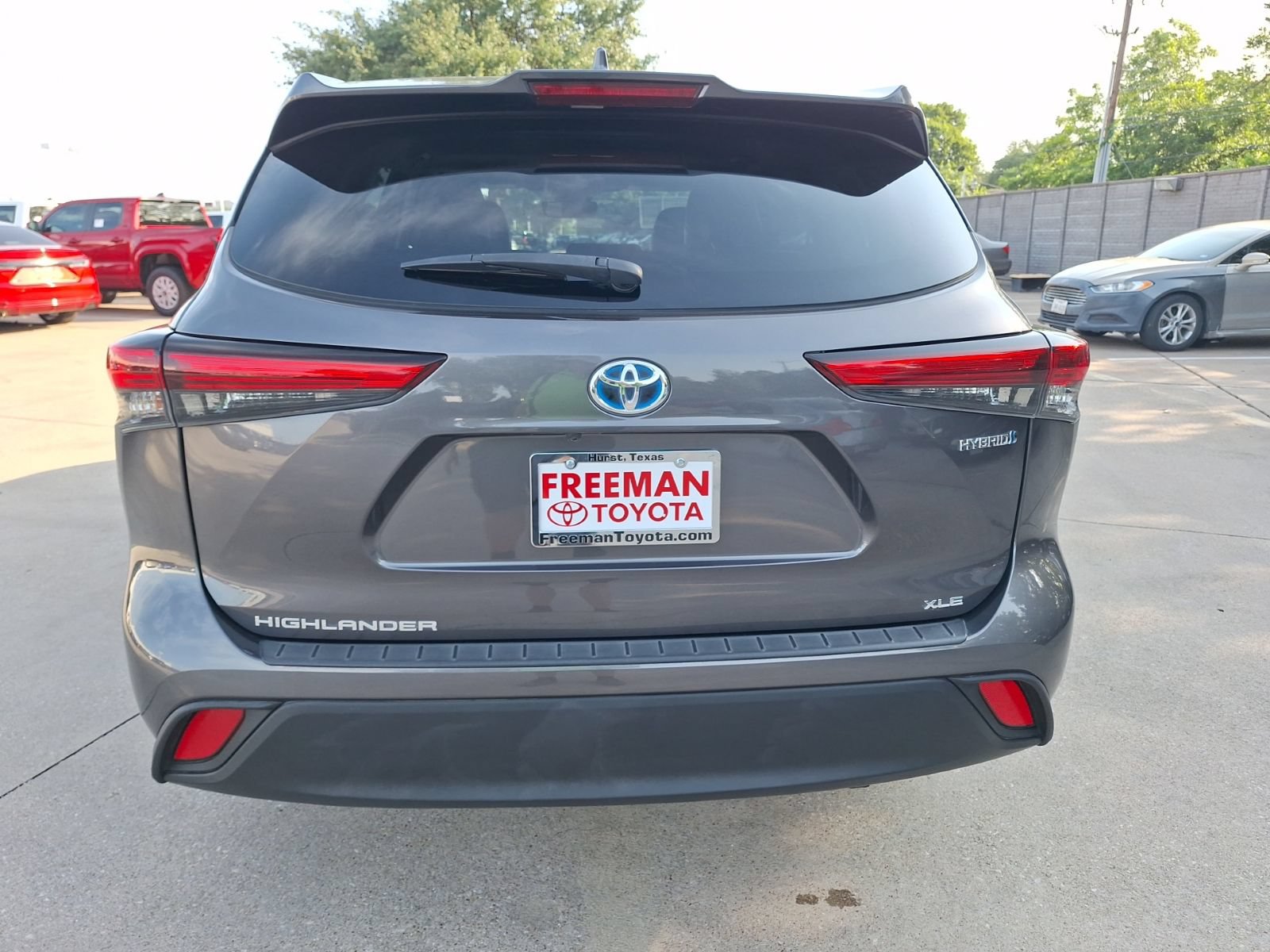 Used 2022 Toyota Highlander XLE FWD image 5