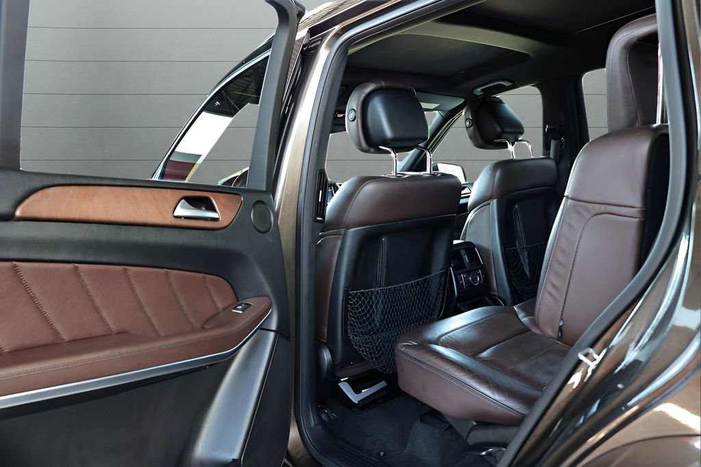 Used 2013 Mercedes-Benz GL 550 4MATIC image 45