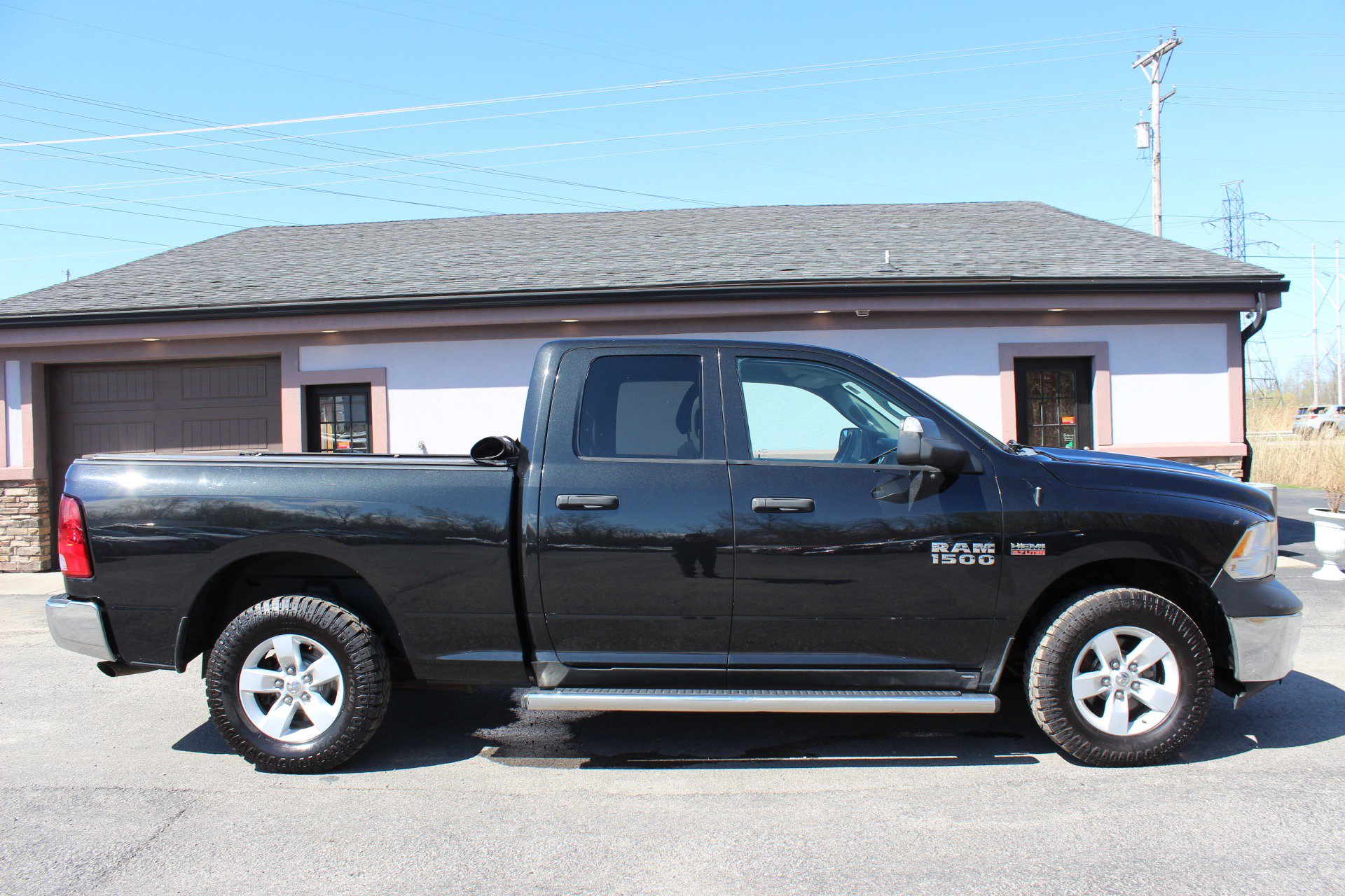Used 2016 RAM 1500 ST w/ SXT Appearance Group AWD/4WD image 3