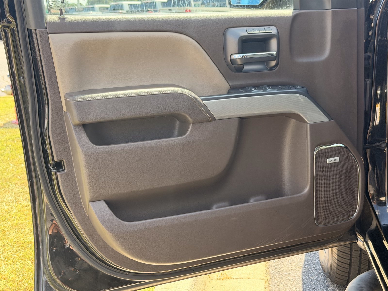Used 2017 Chevrolet Silverado 1500 LTZ Z71 w/ LTZ Plus Package AWD/4WD image 16