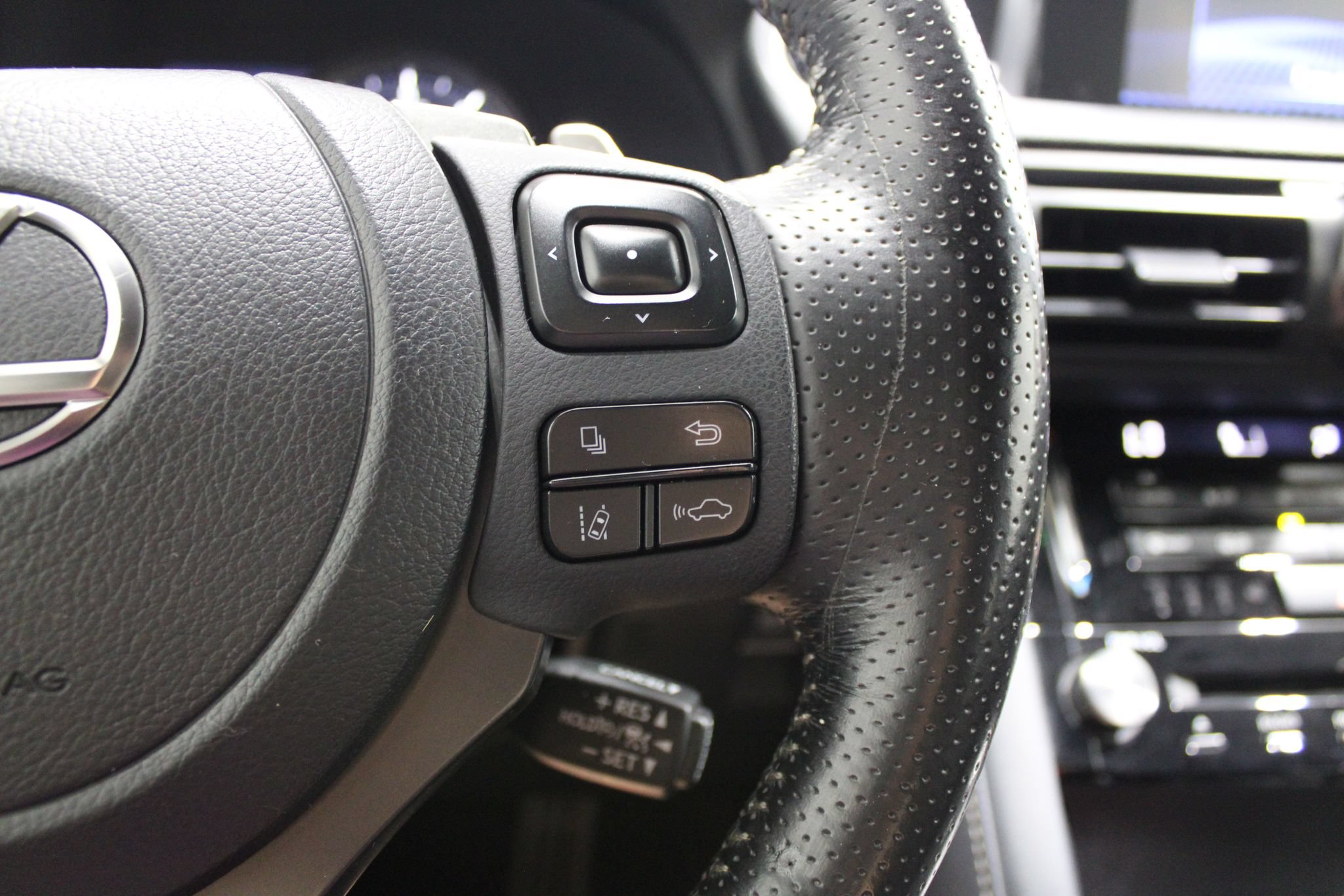 Used 2023 Lexus IS 350 F Sport w/ Memory Package RWD image 35
