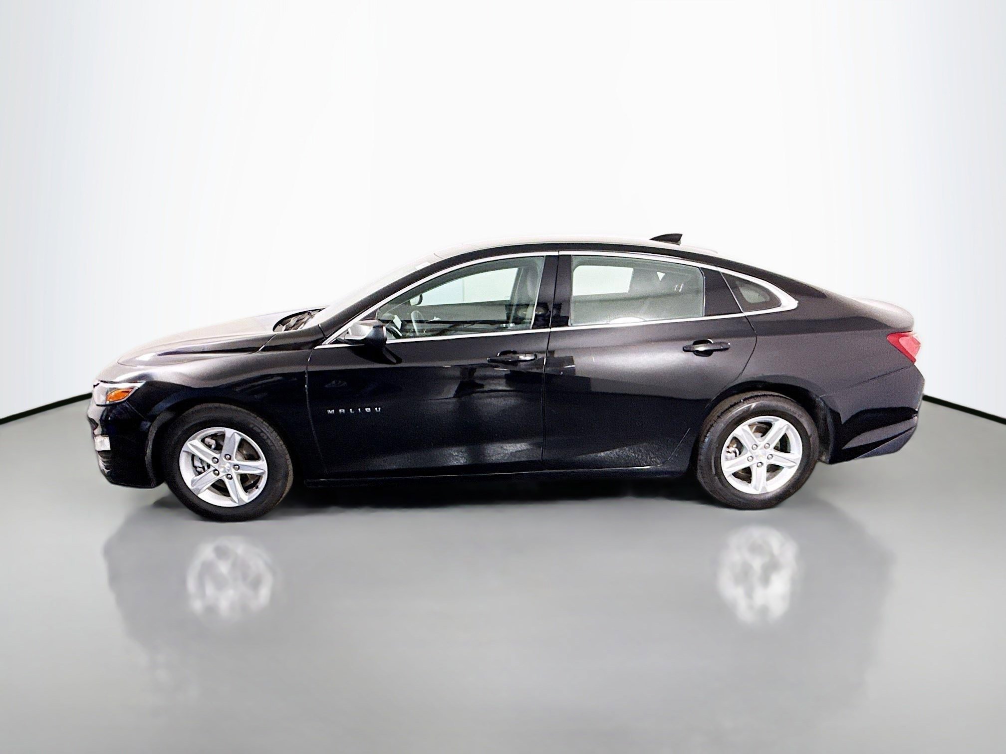 Used 2022 Chevrolet Malibu LT FWD image 6