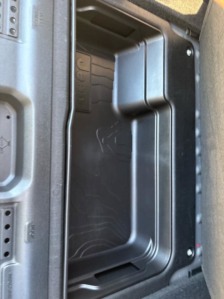 Used 2022 Jeep Wrangler Unlimited Rubicon w/ Steel Bumper Group image 14