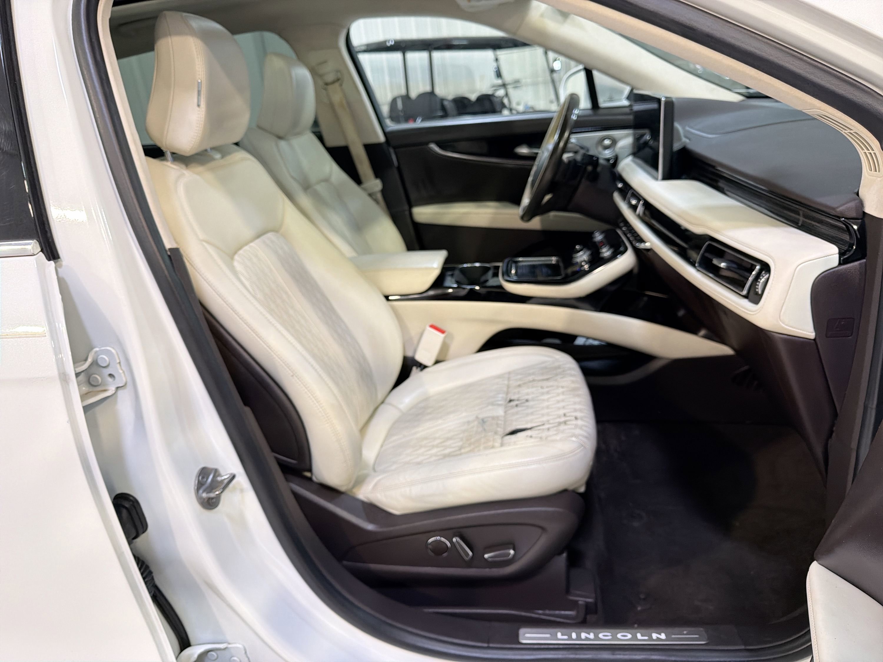 Used 2022 Lincoln Nautilus Black Label AWD/4WD image 29