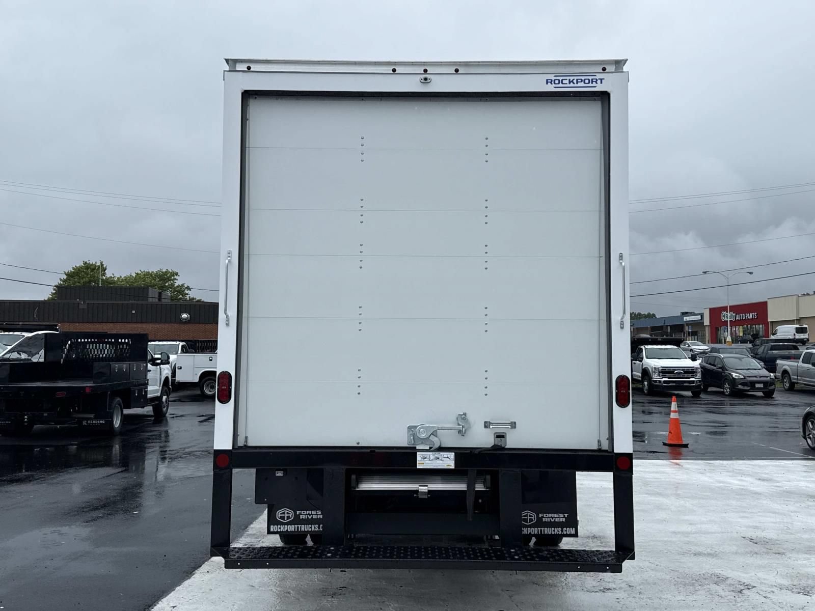 New 2027 Ford E-450 and Econoline 450 Super Duty w/ Power Equipment Group RWD image 4