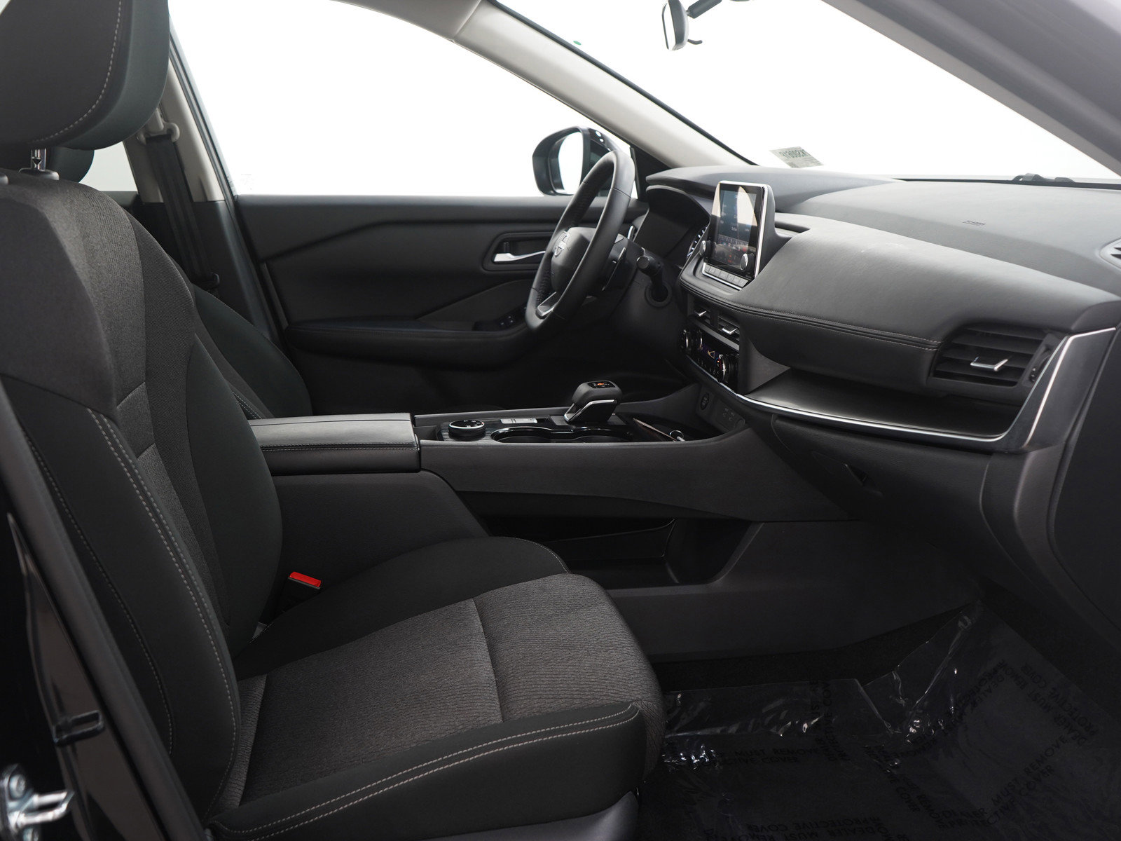 Used 2025 Nissan Rogue SV image 13