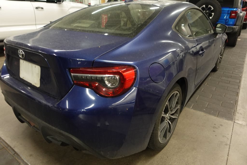 Used 2017 Toyota 86 RWD image 3