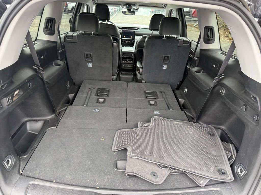 Used 2023 Jeep Grand Cherokee L Limited image 39